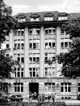 Schulhaus Ortega Schule beim Bahnhof SG